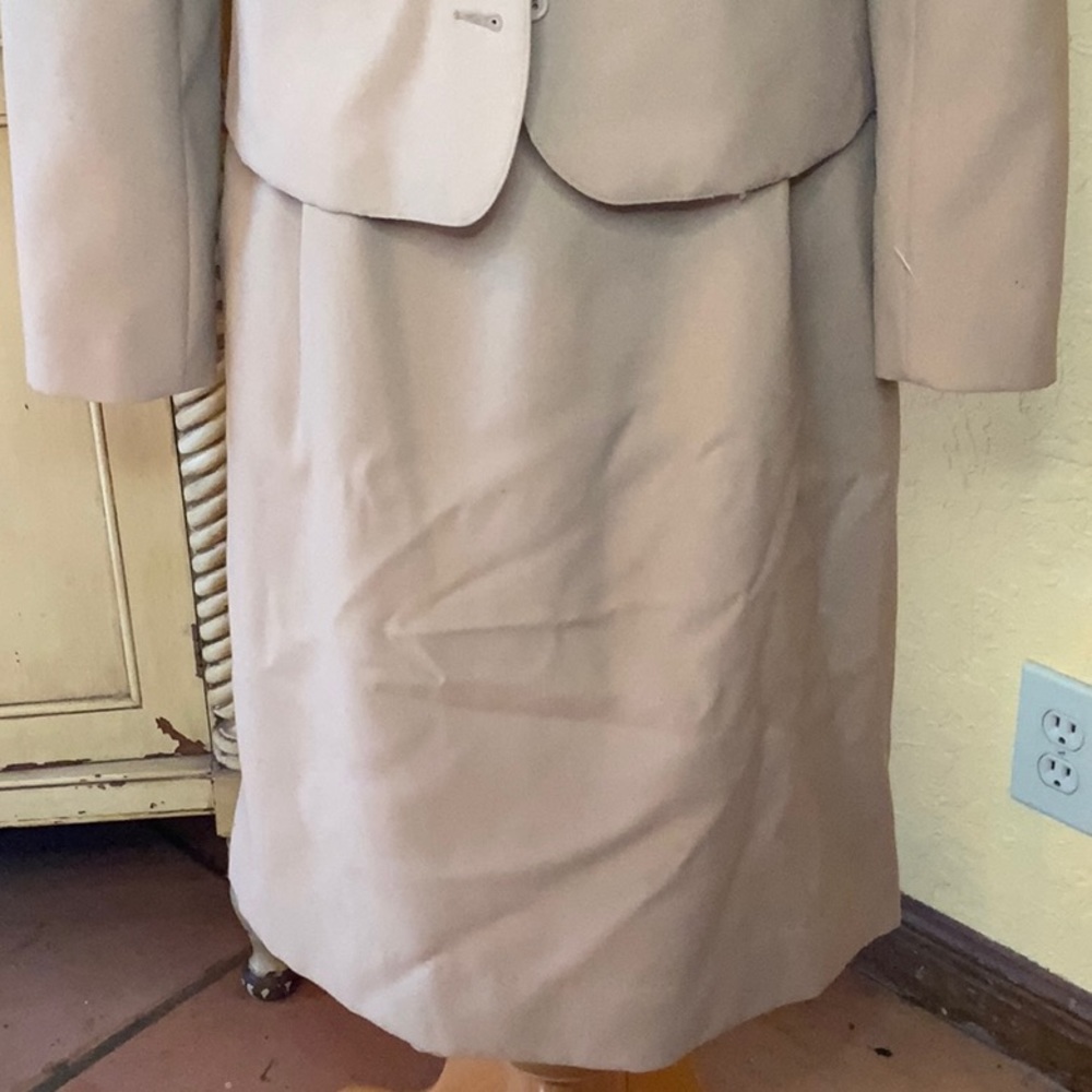 Phillip Courtney suit